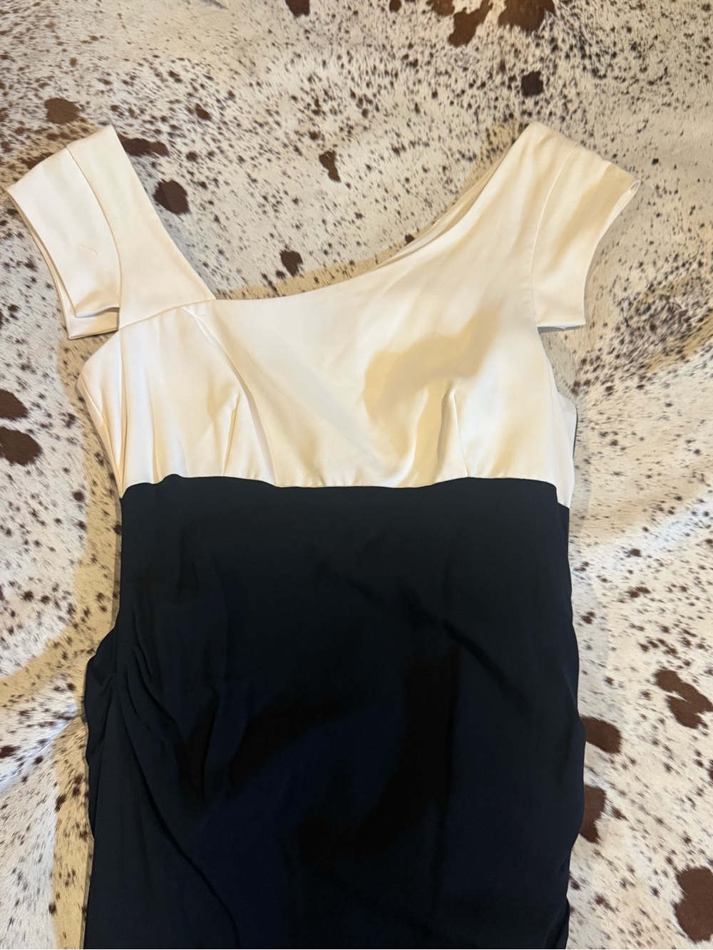 Nicole Miller Black Cream Asymmetrical Neckline cap sleeve  Cocktail Dress - Picture 2 of 6